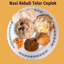 Nasi Kebuli Telor Ceplok