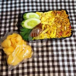 Nasi Kuning Telur Ceplok