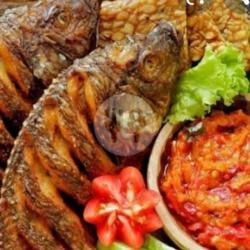 Ikan Goreng Mujaer. Ukuran Jumbo