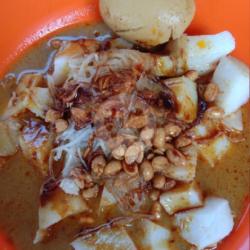 Lontong Kari Telur