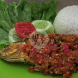 Nasi Bandeng Penyet   Lalapan