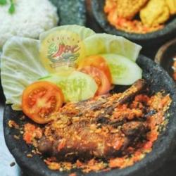 Nasi Bebek Penyet   Sambal Lalap