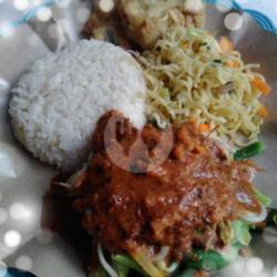 Nasi Pecel Bakmi