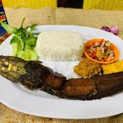 Nasi Ikan Lele Sambel Matah