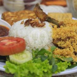 Nasi Ayam Serundeng