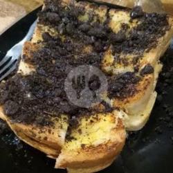 Roti Bakar Rasa Oreo