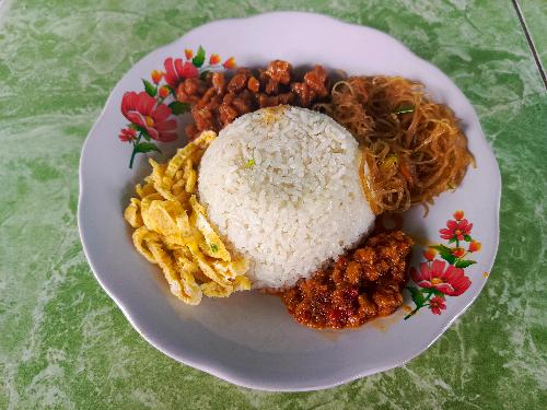 Nasi Uduk Ibu Een, Gg. Tongkeng 1