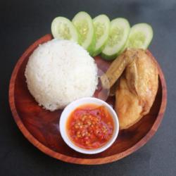 Nasi   Ayam Dada Goreng Lalapan Sambal