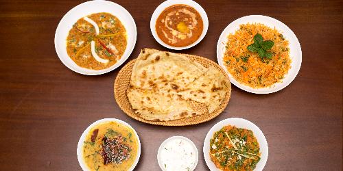 Bollywood Masalaz Authentic Indian Restaurant, Kartika Plaza