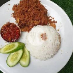 Nasi Ayam Lengkuas/laos