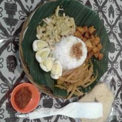 Lontong Opor Telur