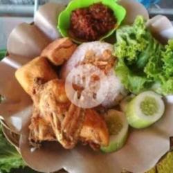 Nasi Biasa   Ayam Dada   Tempe   Tahu Goreng