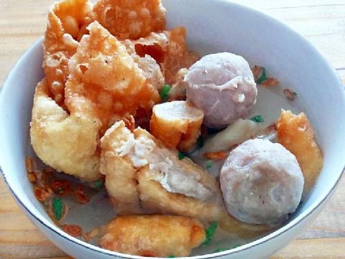 Bakso Malang Cihuy, Kec.Waled. Desa.Waled Kota