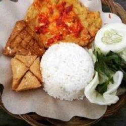 Hemat B Nasi Telur Dadar   Tahu Tempe Terong   Sambal Khas Cak Pul