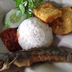 Paket Lele Tempe Tahu Nasi Lalapan