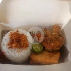 Ayam Geprek   Nasi   Tempe Tahu Abon Ubi