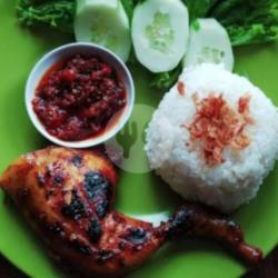 Ayam Bakar Paha Pakai Nasi