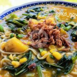 Tinutuan Campur Mie