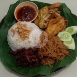 Nasi Uduk Ayam Goreng