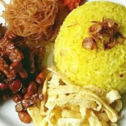 Nasi Kuning Telor Balado