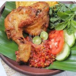 Nasi Penyetan Ayam Goreng Sambel Pedas