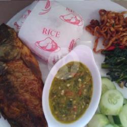 Paket Nasi Ikan Emas Goreng