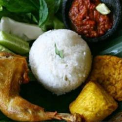 Nasi Pecel Ayam   Tahu   Tempe   Es Jeruk Nutrisari