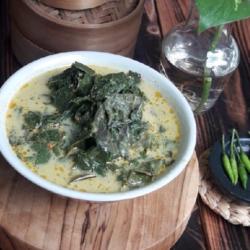 Sayur Daun Singkong Bumbu Rendang