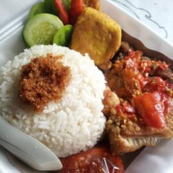 Nasi Ayam Penyet Sambel Geprek Kumplit