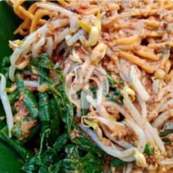 Nasi  Pecel Mie Sate Kerang  Teh Manis