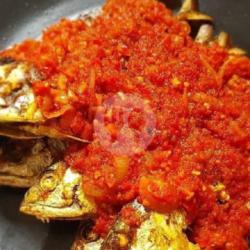 Ikan Kembung Balado Sambal Dan Lalap