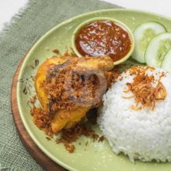 Ayam Goreng Bumbu Serundeng