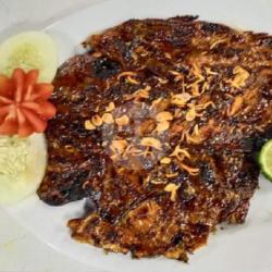 Nila Bakar