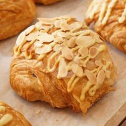 Croissant Choco Almond