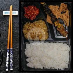 Bento Nasi Kulit   Sate Ampela Goreng