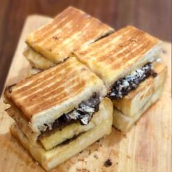 Roti Bakar Kombinasi Coklat Crunchy   Keju