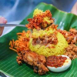 Nasi Kuning Ayam Bumbu Bali