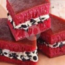 Redvelvet Keju Kismis Susu..