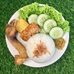 Nasi Pala Ayam Tahu Tempe