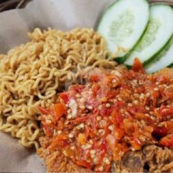 Indomie Geprek  Ayam Geprek