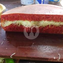 Red Velvet Keju Kacang Susu