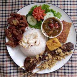 Nasi Kulit Ati Ampela Sate Usus