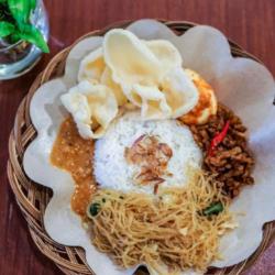 Nasi Uduk Betawi   Telur