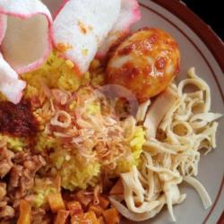 Nasi Uduk Plus Telor Balado