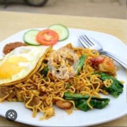 Indomie Telok Ceplok   Es Teh