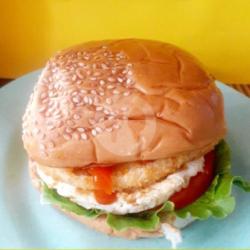 Burger Ayam Crispy Telur Matasapi