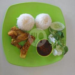 Ayam Penyet   Nasi   Sambal Terasi