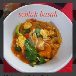 Seblak Makroni Telor Bakso