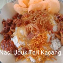 Nasi Uduk Teri Kacang