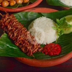 Nasi Lalapan Sate Usus Bacem (bakar)